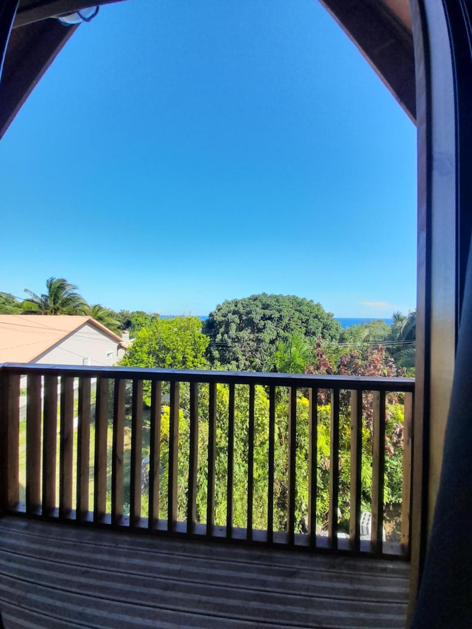 Charmant Chalet Avec Jacuzzi, L'Ile O Vert Saint-Philippe Exterior foto